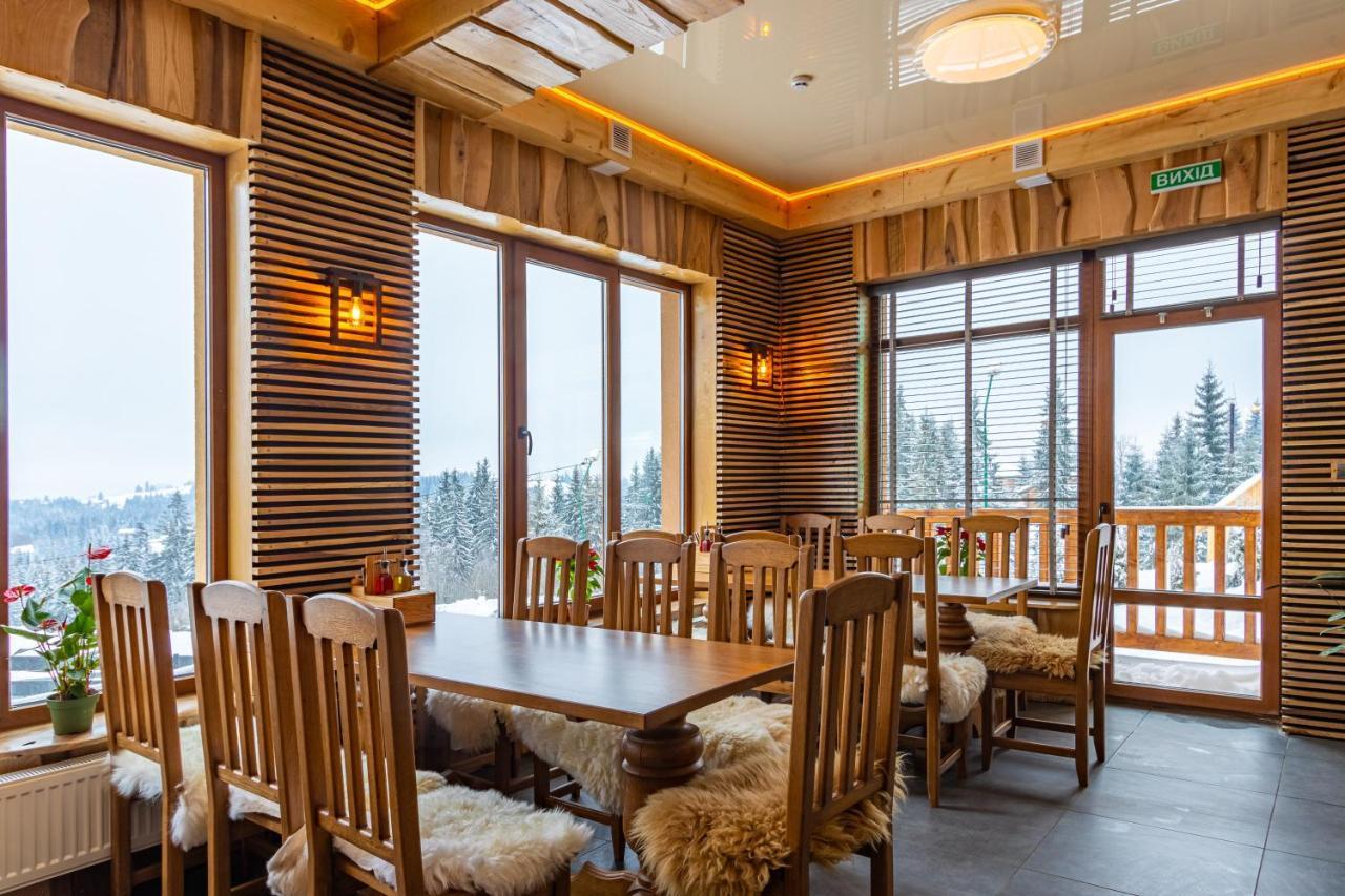 Rich Oak - Готель З Відкритим Панорамний Басейном Yablunytsya Exterior photo