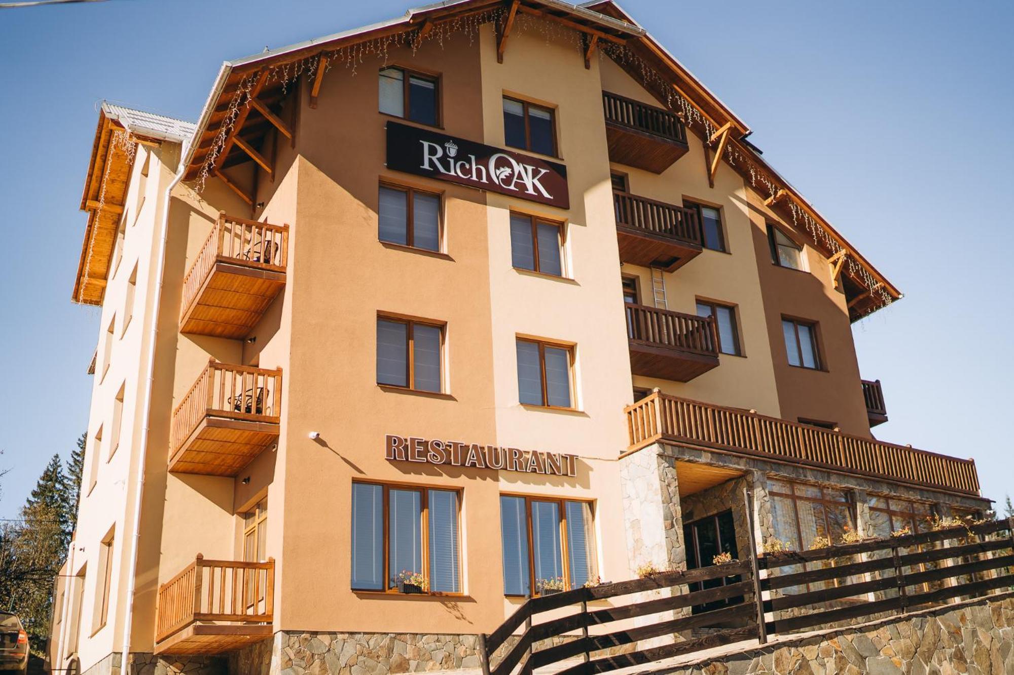 Rich Oak - Готель З Відкритим Панорамний Басейном Yablunytsya Exterior photo