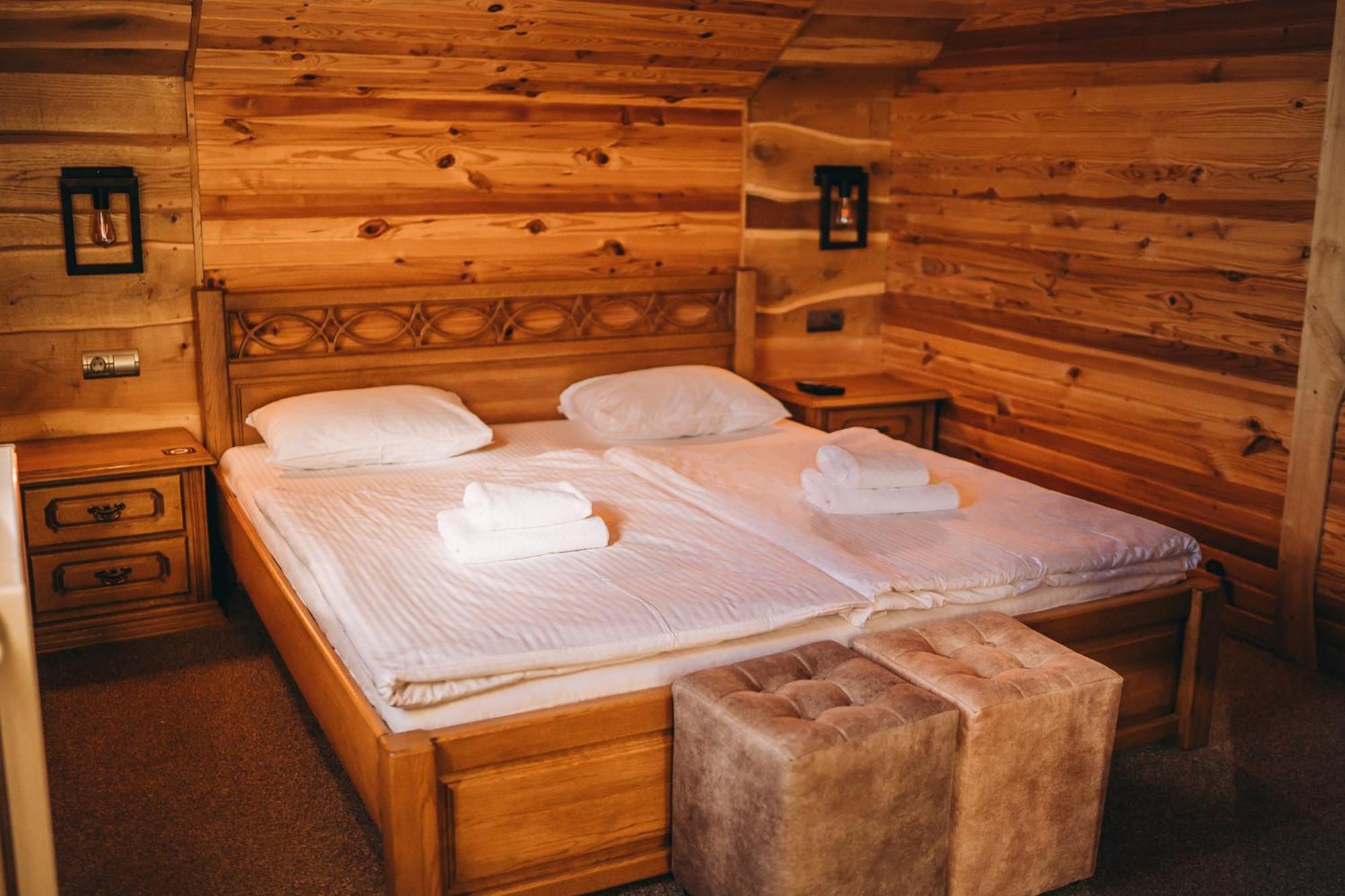 Rich Oak - Готель З Відкритим Панорамний Басейном Yablunytsya Exterior photo