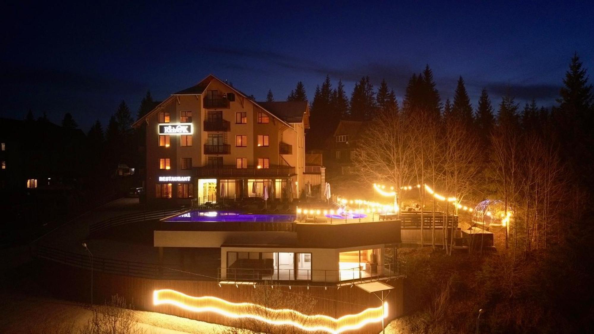 Rich Oak - Готель З Відкритим Панорамний Басейном Yablunytsya Exterior photo